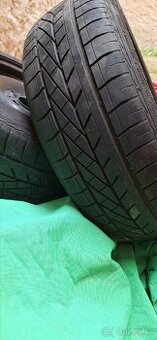 Prodám sadu letní pneu 195/55/16.  BMW 5/120