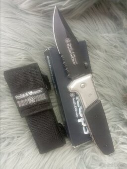 Nůž Smith Wesson + pouzdro, ... PC 1.800 Kč