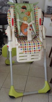 Dětská jídelní židlička se stolkem