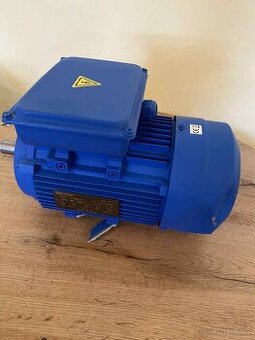 Jednofázový elektromotor 2,2 kW (drobné vady)