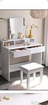 Toaletní stolek bílý