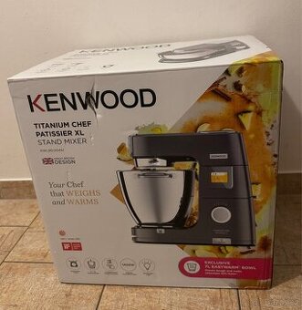 Kenwood Titanium XL – Nový robot s váhou, ohřevem a 2 mísami