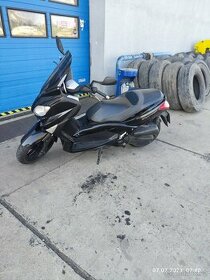Yamaha Xmax- MBK Skycruiser