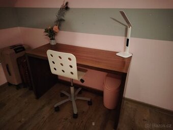Psací stůl, kontejner a židle