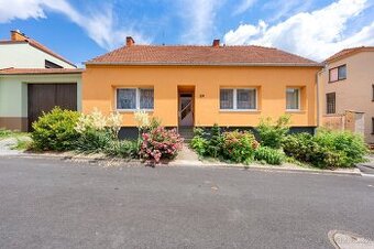 Prodej podsklepeného RD 4+1 (120m2) s uzavřeným dvorem, zahr