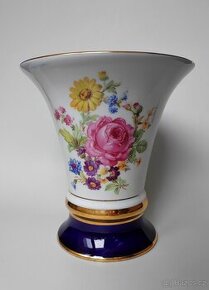 Krásná elegantní váza na květiny od manufaktury Royal Dux