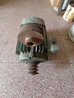 Prodám starý elektromotor