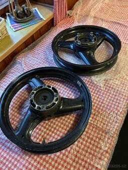 Honda Varadero 125 zadní ráfky 2ks