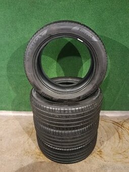 4ks letni 225/50/18 pirelli
