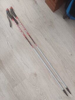 Běžecké hole 130cm - NOVÉ