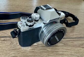 Olympus OM-D E-M10 II + M.ZUIKO 14-42 mm f/3,5-5,6 Pancake