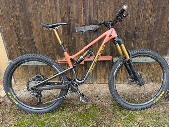 Celoodpruzene karbonove horske kolo vel.M