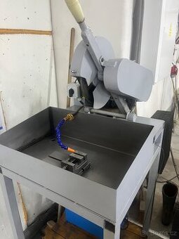 Řezačka s chlazením