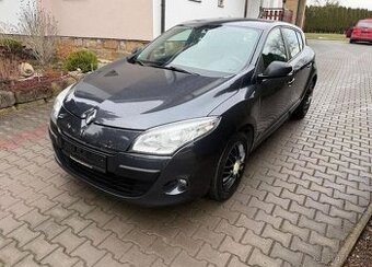 Renault Mégane 1,6i/74kw serviska sada kol benzín