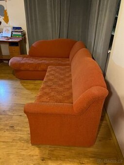 Rozkládací pohovka s úložným prostorem