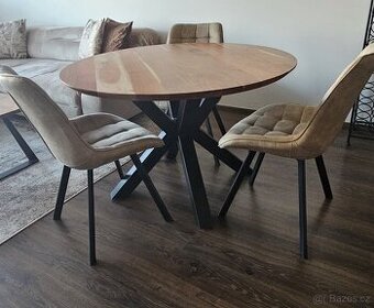 Jídelní stůl a židle