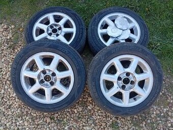 Sada alu kol originalnich VW 14" vcetne pneu