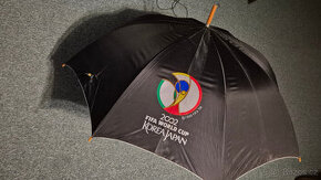 Prodám deštník s logem MS ve fotbale 2002 v Koreji a Japonsk