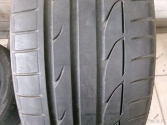 235/45 R18 BRIDGESTONE (4,5-5mm) č.15672