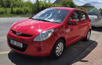Hyundai i20, koupeno v ČR, servisní kniha, nová STK