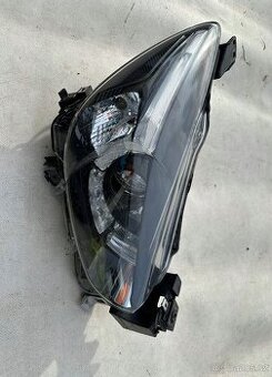 Mazda 2 DD, LED pravý přední světlomet