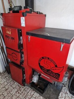 Kotel na tuhá paliva (automatický)