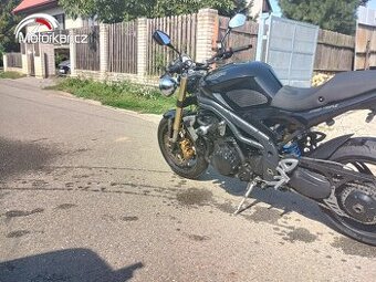 Triumph speed triple 1050