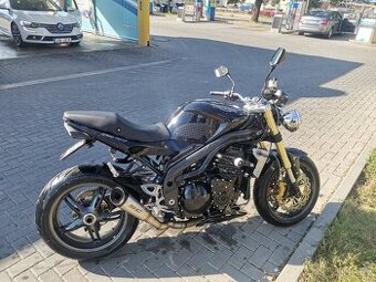 Triumph speed triple 1050, 95kw rv 2005.