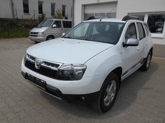 DACIA DUSTER 4X4 1.5 DCI 81 KW R.2011 SERVISNÍ KNÍŽKA