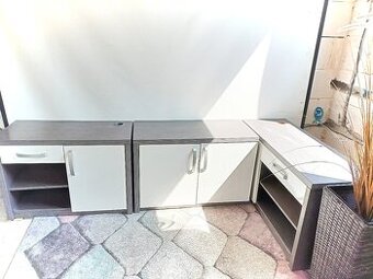 Nízký set 3 skříňky šedobílé