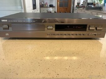 Cd přehrávač Yamaha CDX-393