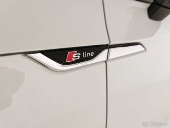Bočné krídelká nálepky na blatník pre AUDI S-Line.