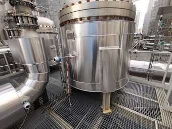 Izolatér, klempíř