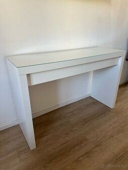 IKEA Malm bílý psací stůl / toaletní stolek