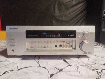 Pioneer VSX-D811S receiver