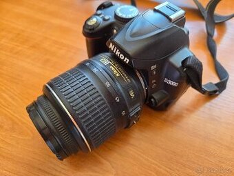 Nikon D3000 + objektiv 18-55 F3.5-5.6G VR EX