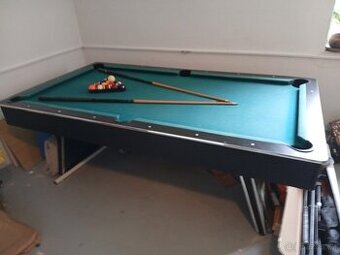 Kulečníkový stůl