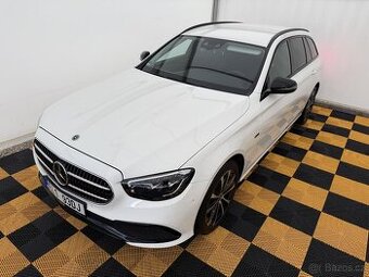 Mercedes-Benz Třídy E, 300de 9G DPH PLUG-IN 4X4 1-MAJ