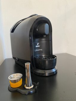 Kávovar Tchibo + nerezová kapsle vč. příslušenství