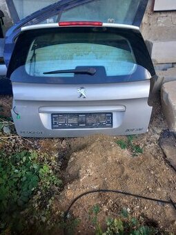 Peugeot 207SW rok 2009 zadni 5-te dvere 1000kc