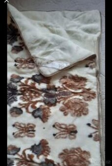 Různé výrobky z ovčí vlny