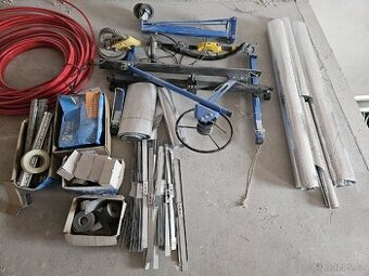 Zbytky ze stavby vč. nástrojů viz. foto