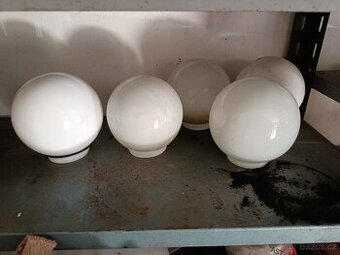 5x krytka na světlo za celkem 50 Kč