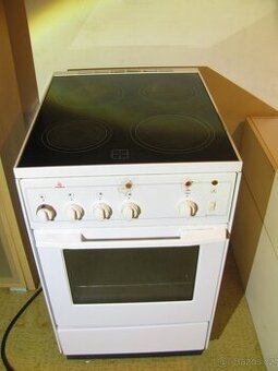 Sporák MORA sklokeramicka deska