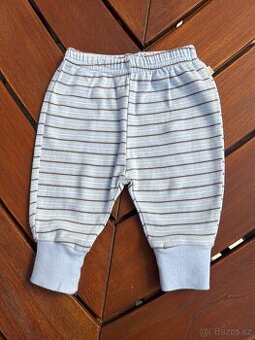 Tepláčky s proužky