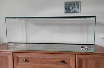 Terárium nové 100x40x40 . Vhodné pro agamy, želvy hady. Poso