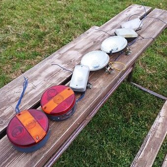 Světla na různé domácí traktory