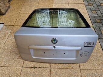 Páté dveře / víko kufru Octavia 1 liftback