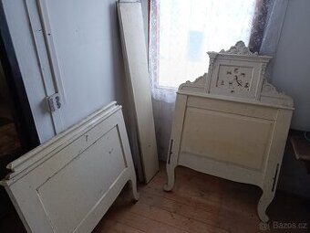 postel stará starožitná