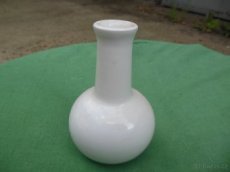 Vázička keramická bílá - 1